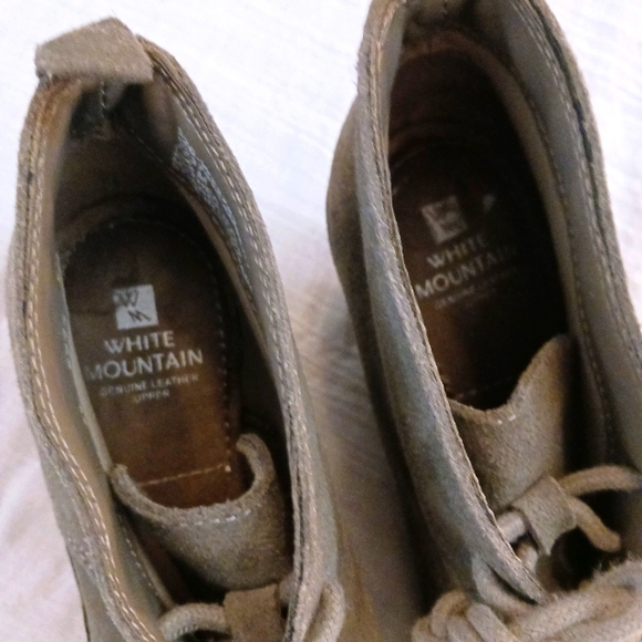 Stylish Women's Wedge Ankle Boots White Mountain Sz 7.5 - Picture 9 of 9